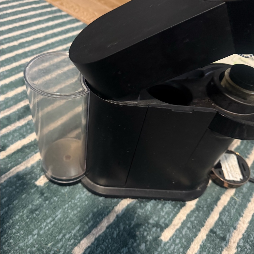 Nespresso Verturo Rose Gold and Black Coffee Maker - Picture 9 of 11